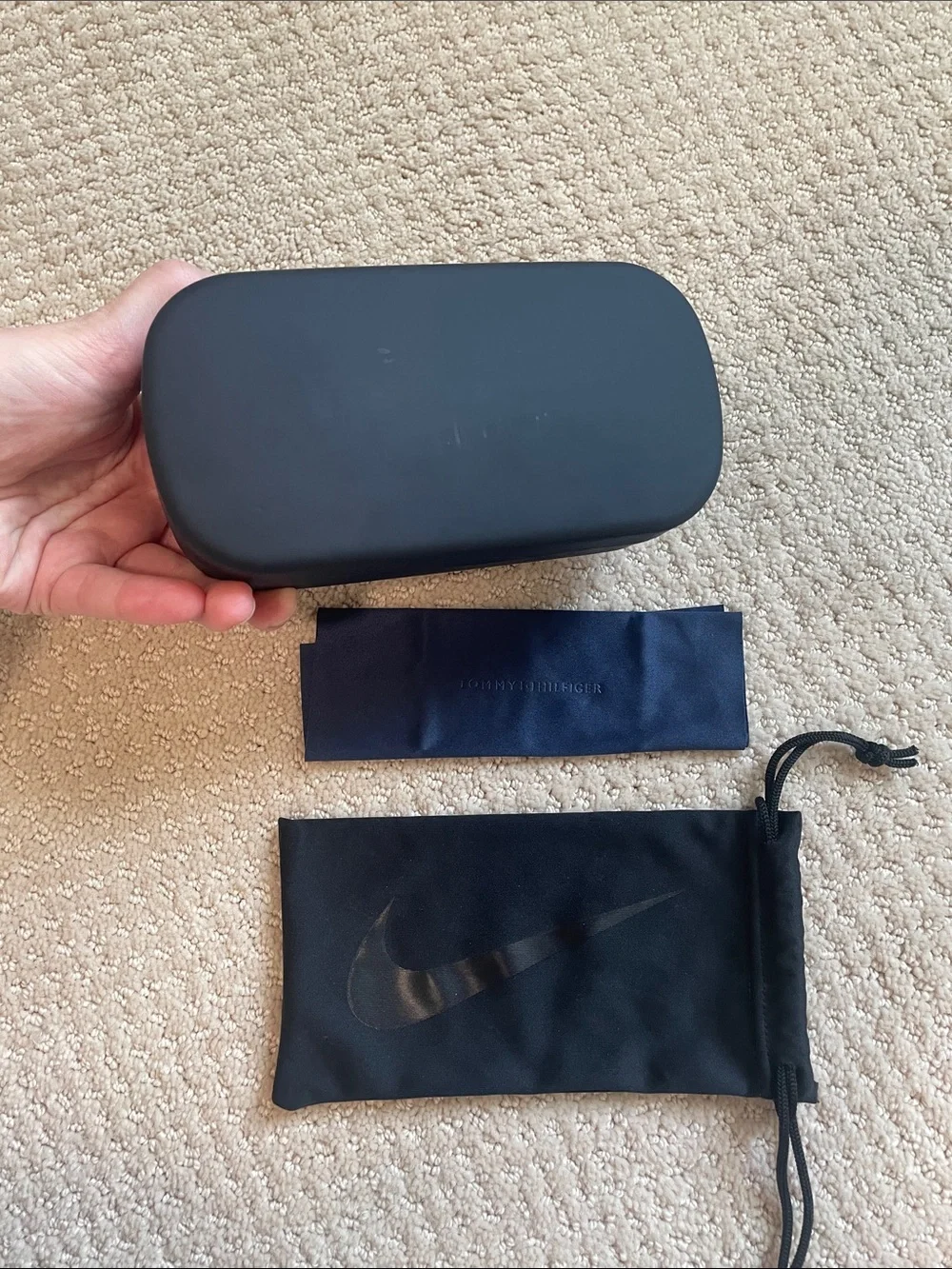 🖤 5/$25 Tommy Hilfiger Navy Eyewear Case with Black Nike Drawstring Pouch